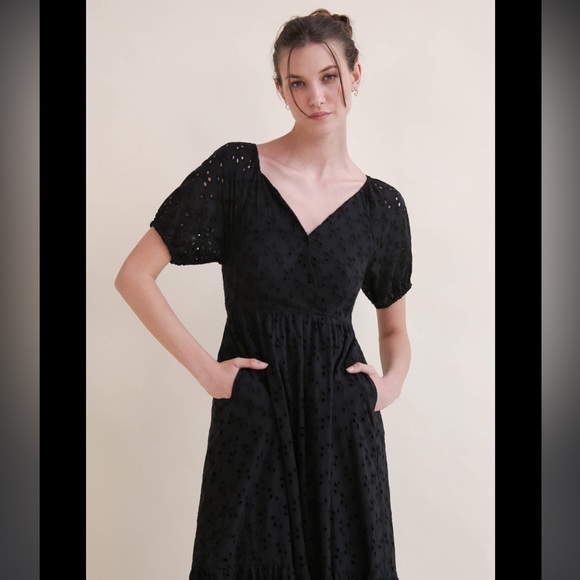 Black eyelet lace dress by Monteau size small item 08-06 - Picture 8 of 10